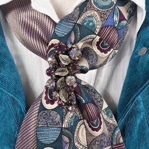 Femtie Set Vgt. Upcycle Rhinestone Aurora Borealis Gold Leaf Brooch Statement